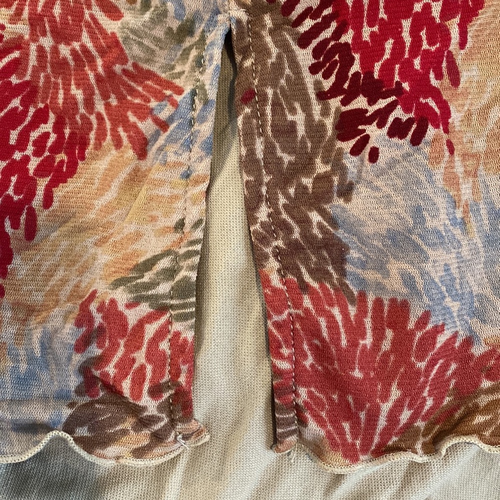 Patterned Split Neck Tunic With Curled Edge - image 7